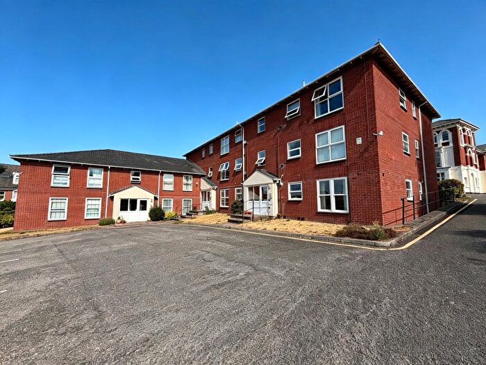 2 Bedroom Flat To Rent In Fairpark Road, Exeter, EX2
