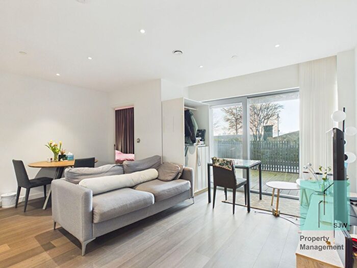 2 Bedroom Flat To Rent In Cutter Lane, London, SE10