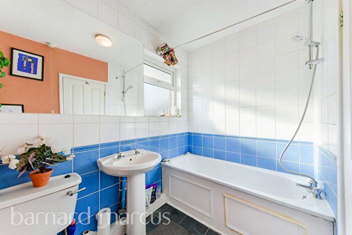 2 Bedroom Semi-Detached House For Sale In St. James's Close, London, SW17