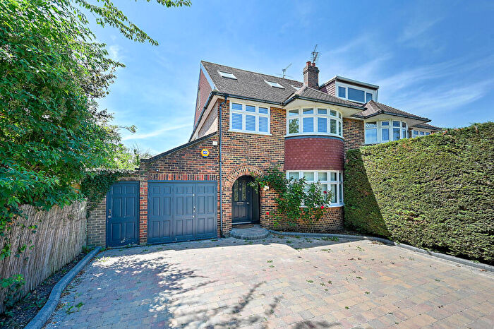 5 Bedroom Semi-Detached House For Sale In Downfield, Worcester Park, KT4