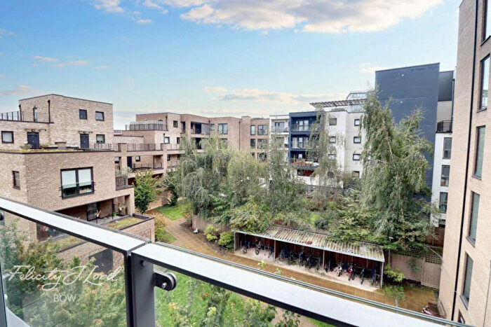 2 Bedroom Flat To Rent In Bow Common Lane, London, E3