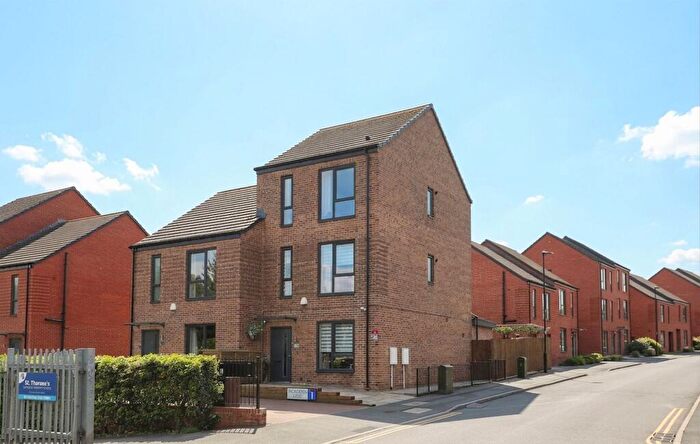 4 Bedroom Semi Detached House For Sale In Hickleton Lane, Sheffield, S2