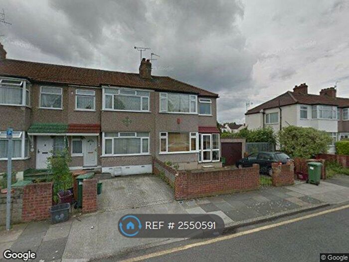 4 Bedroom Semi-detached House To Rent In Overton Road, London, SE2