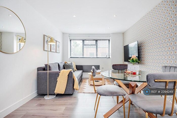 2 Bedroom Flat To Rent In Walker Avenue, Milton Keynes, MK12