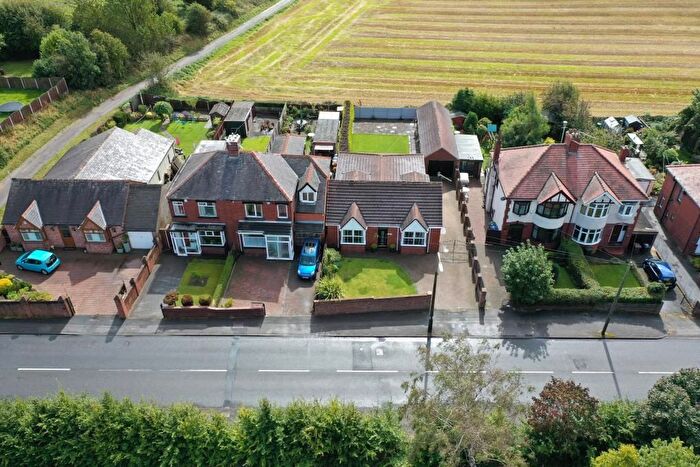 4 Bedroom Detached House For Sale In Keresforth Hill Road, Barnsley, S70