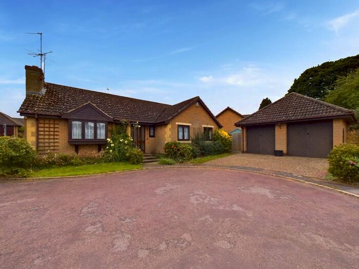 3 Bedroom Detached Bungalow For Sale In Jeyes Close, Moulton, Northampton, NN3