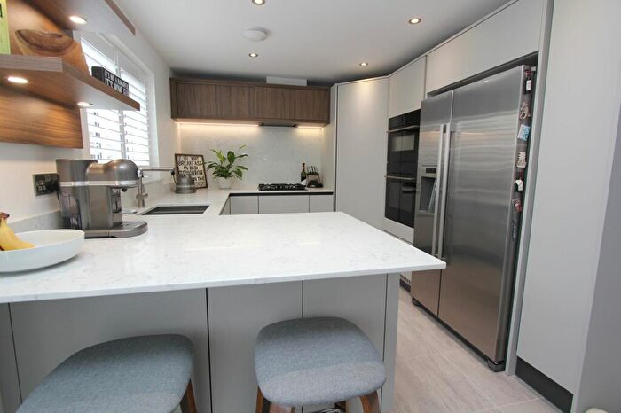 4 Bedroom Detached House For Sale In Railway Road, Rhoose, CF62