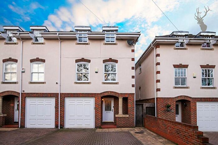 5 Bedroom Town House For Sale In Palmerston Road, Buckhurst Hill, IG9