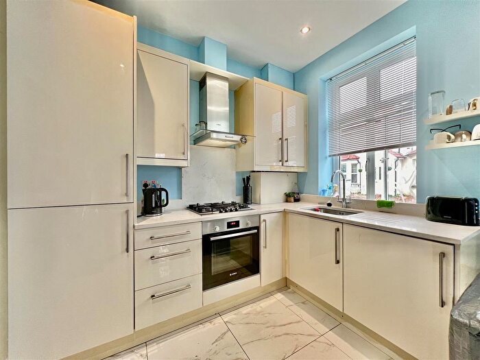 1 Bedroom Flat To Rent In Cross Lances Road, Hounslow, TW3