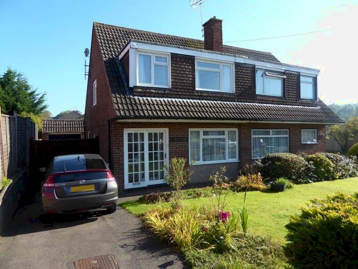 3 Bedroom Semi-Detached House To Rent In St. Saviours Road, Reading, RG1