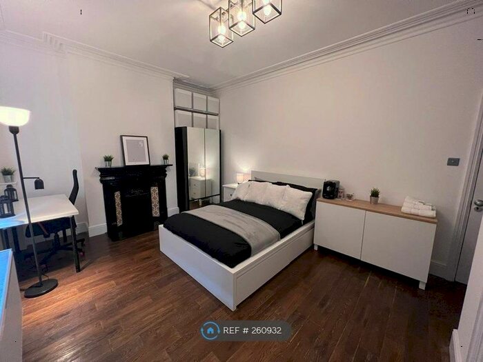 4 Bedroom Flat To Rent In Trafalgar Road, London, SE10