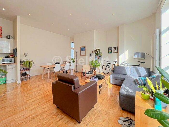 3 Bedroom Maisonette To Rent In Drummond Crescent, London, NW1