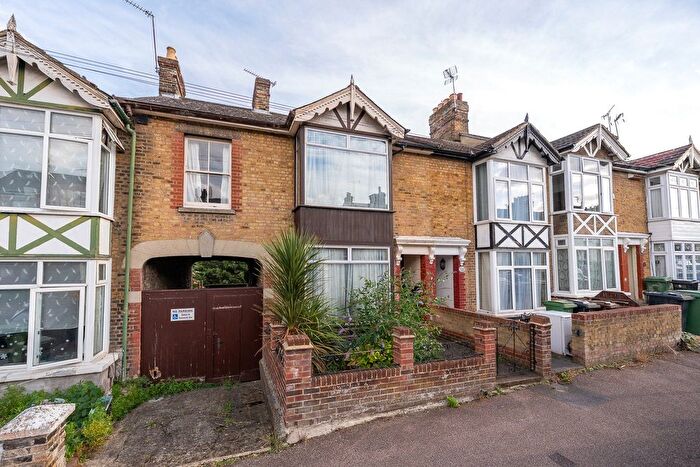4 Bedroom Terraced House For Sale In Milton Street, Maidstone, ME16