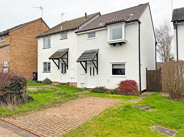 3 Bedroom Semi Detached House For Sale In Stokesay Court, Longthorpe, Peterborough, PE3