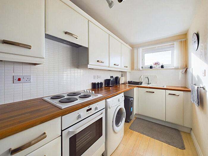 2 Bedroom Flat For Sale In Dockers Gardens, Ardrossan, KA22