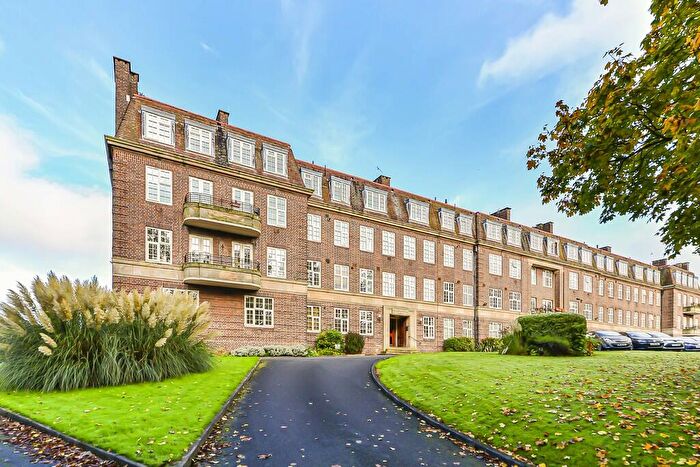 3 Bedroom Apartment To Rent In Pitmaston Court, Goodby Road, Moseley, B13