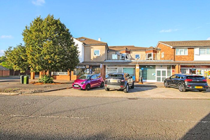 2 Bedroom Apartment For Sale In Charwood Road, Wokingham, RG40