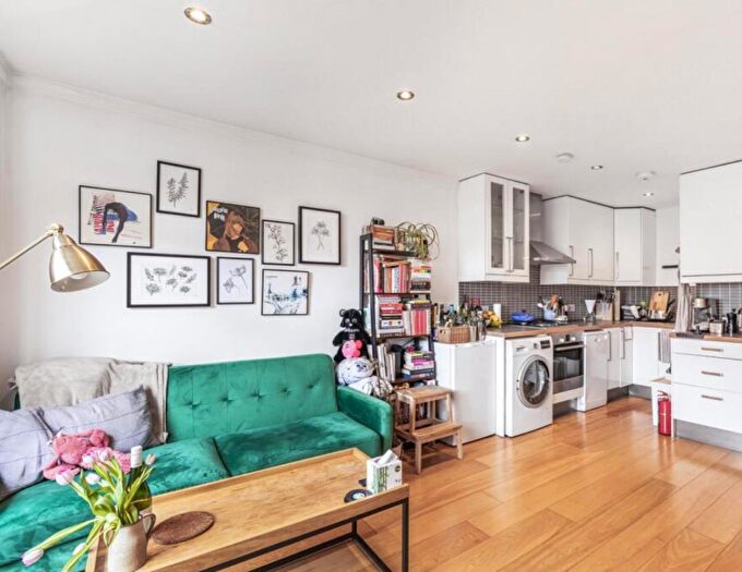 1 Bedroom Apartment To Rent In Holloway Road, Islington, N7