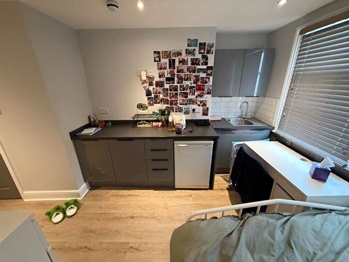 7 Bedroom Flat To Rent In Warwick Street, Leamington Spa, CV32