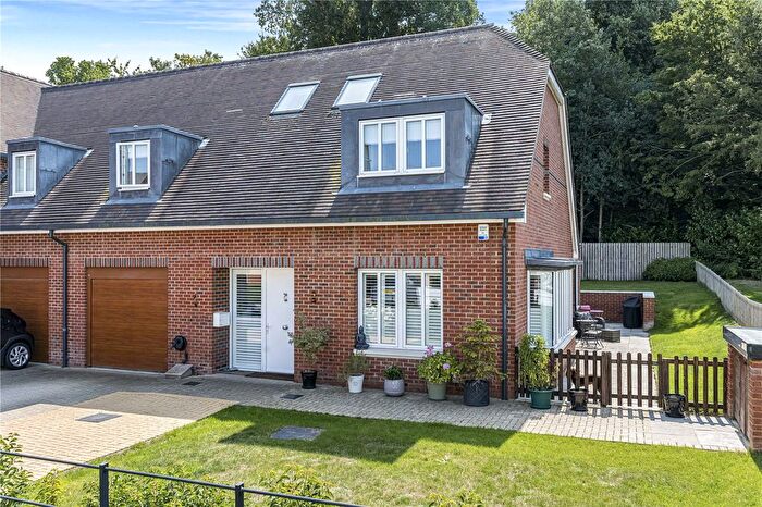 3 Bedroom Semi-Detached House For Sale In West Common Road, Bromley, BR2