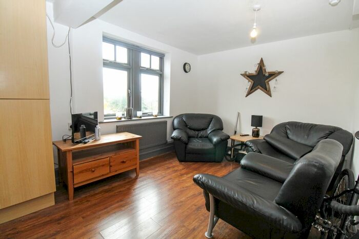 3 Bedroom Flat To Rent In Headingley Mount, Headingley, Leeds, LS6