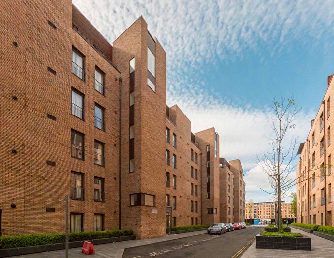 3 Bedroom Flat To Rent In / Brandfield Street, Edinburgh, EH3