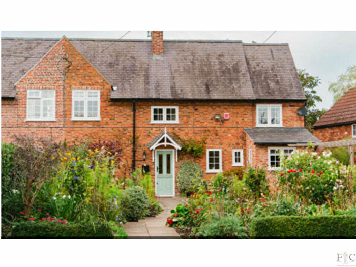 3 Bedroom Semi Detached House For Sale In The Square, Newton Harcourt, LE8