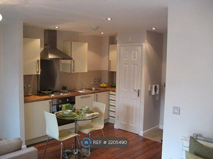 Studio To Rent In Staveley Road, Sheffield, S8