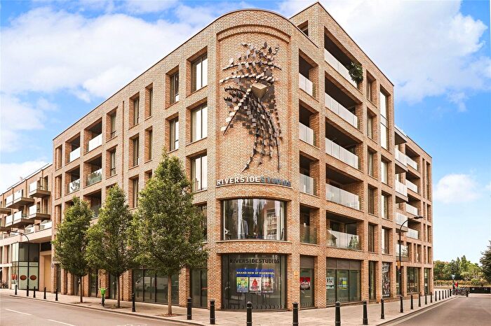 1 Bedroom Flat For Sale In Queens Wharf, Crisp Road, Hammersmith And Fulham, London, W6