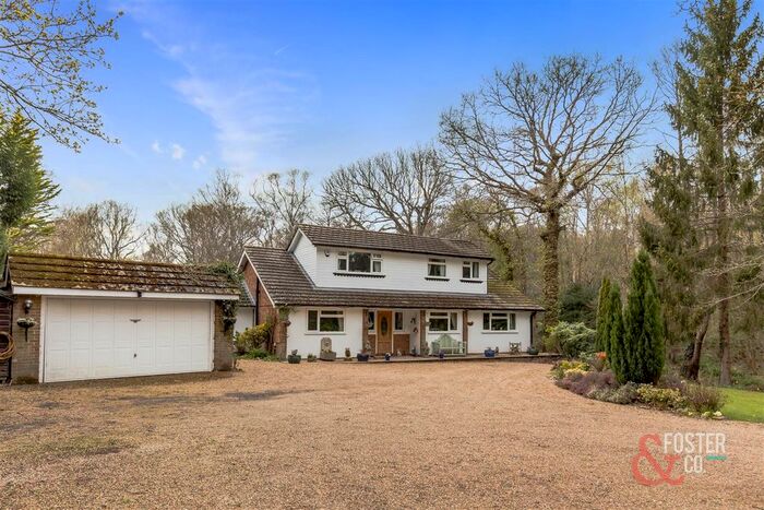 4 Bedroom Detached House To Rent In Lake View Road, Felbridge, East Grinstead, RH19