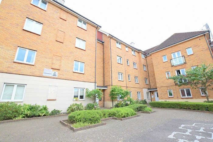 2 Bedroom Apartment To Rent In Royal Crescent, Newbury Park, IG2
