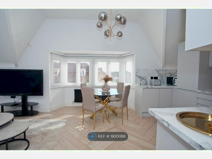 1 Bedroom Flat To Rent In Westlands Drive, Poole, BH13