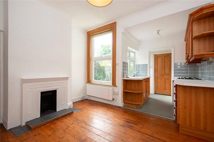 2 Bedroom Flat For Sale In Markhouse Road, Walthamstow, London, E17