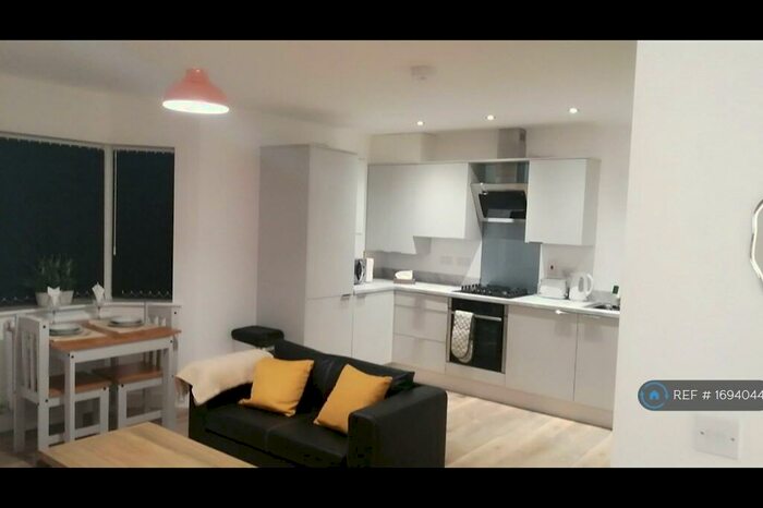 1 Bedroom Flat To Rent In Willowbank Close, Hinckley, LE10