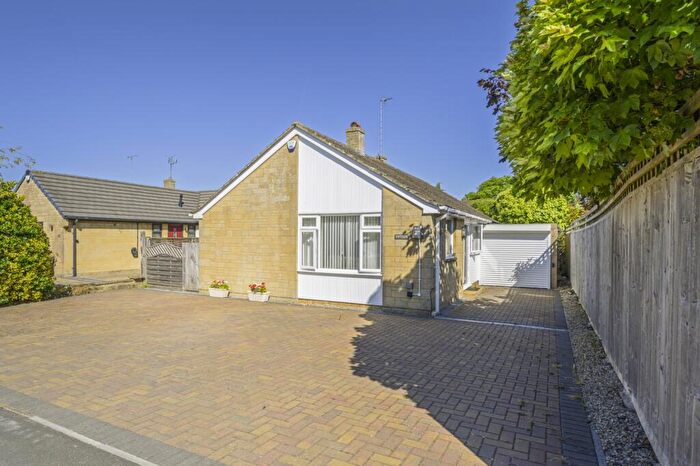 3 Bedroom Detached Bungalow For Sale In Sutton Park, Blunsdon, SN26