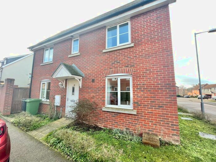 3 Bedroom Semi-Detached House To Rent In Lobelia Lane, Norwich, NR4