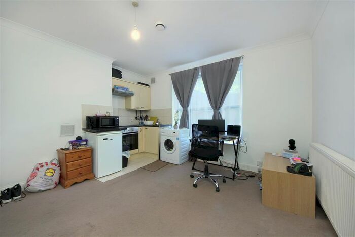 Studio To Rent In Horn Lane, London, W3