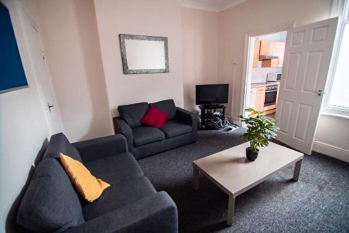 4 Bedroom House To Rent In Harland Road, Sheffield, S11