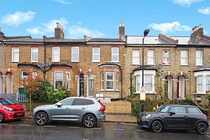 2 Bedroom Flat For Sale In Soames Street, London, SE15