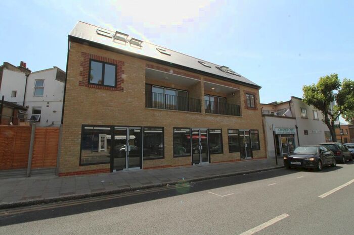 2 Bedroom Flat To Rent In Waverley Road, London, SE18