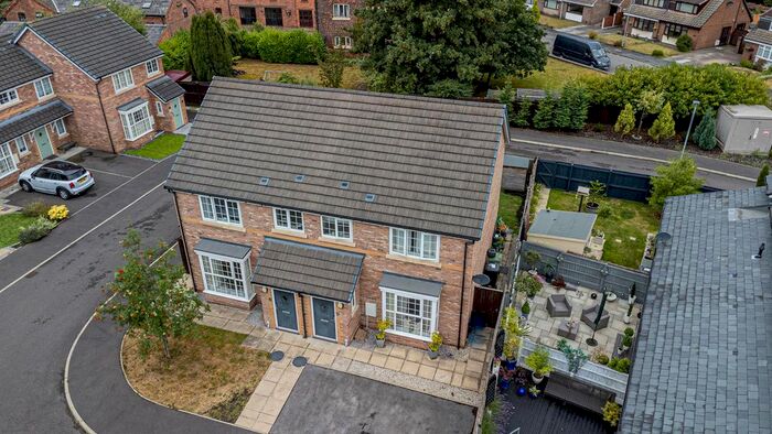 3 Bedroom Semi-Detached House To Rent In Ford Farm Close, Lower Walton, Warrington, WA4