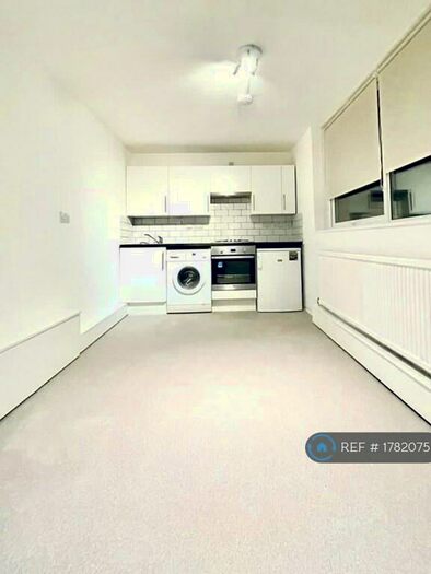 4 Bedroom Flat To Rent In London, London, SE15