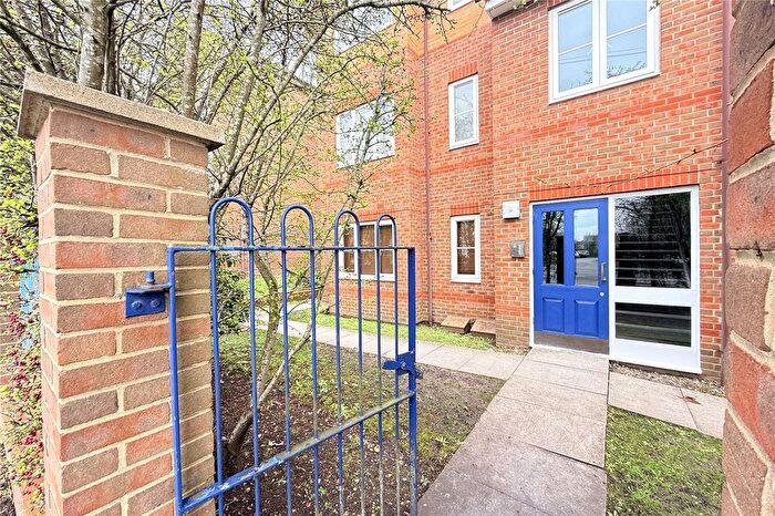 2 Bedroom Flat For Sale In Anders Corner, Bracknell, Berkshire, RG42