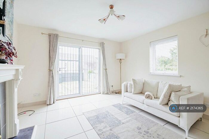 2 Bedroom Flat To Rent In King Street, Aberdeen, AB24