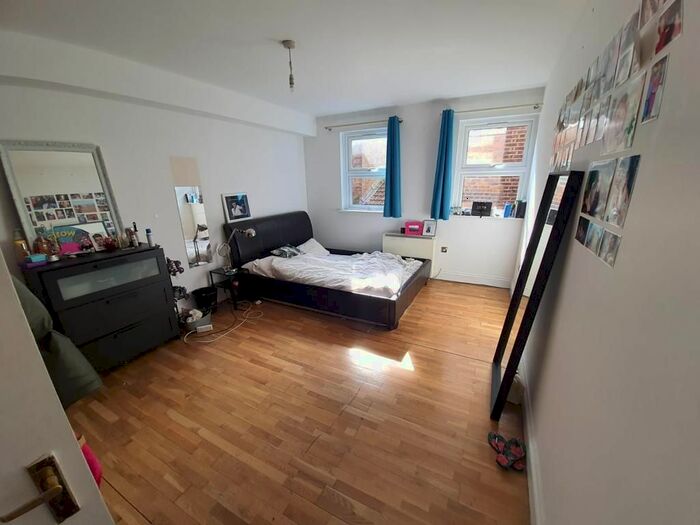 2 Bedroom Flat To Rent In Nazrul Street, Hoxton, E2