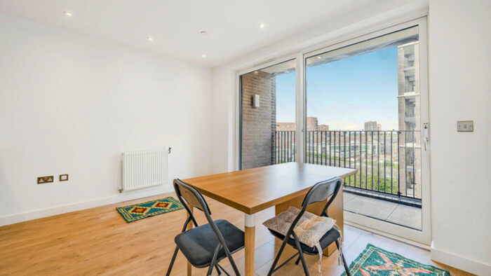 1 Bedroom Flat For Sale In Halewood Way, Rainham, RM13