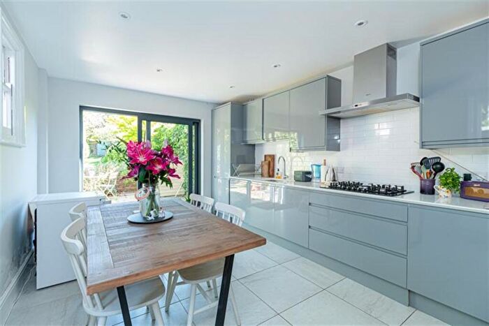 3 Bedroom Detached House To Rent In Warneford Road, Oxford, OX4