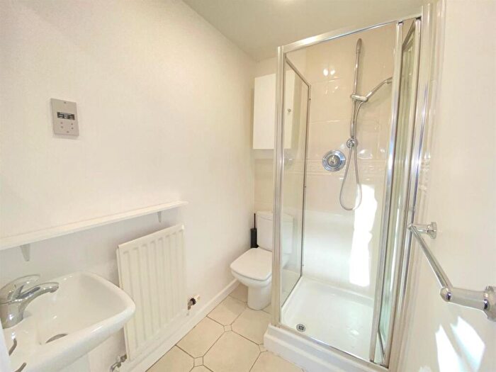 2 Bedroom Apartment To Rent In Wycliffe Court, Chester, CH2
