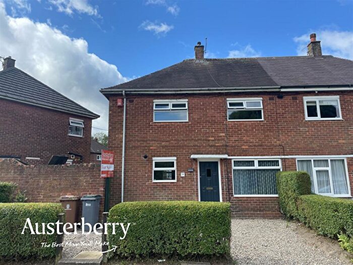 4 Bedroom Semi-Detached House To Rent In Trowbridge Crescent, Stoke-On-Trent, ST2