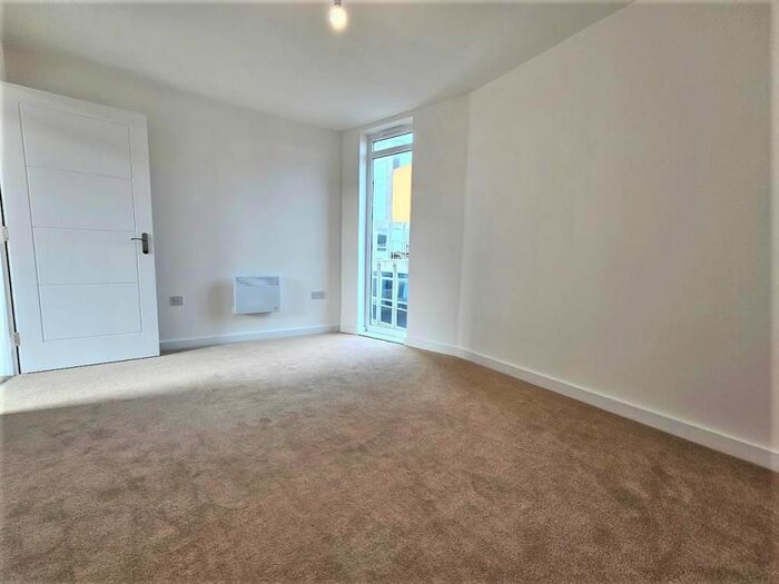 2 Bedroom Flat To Rent In Jacksons Corner, Central Reading, RG1